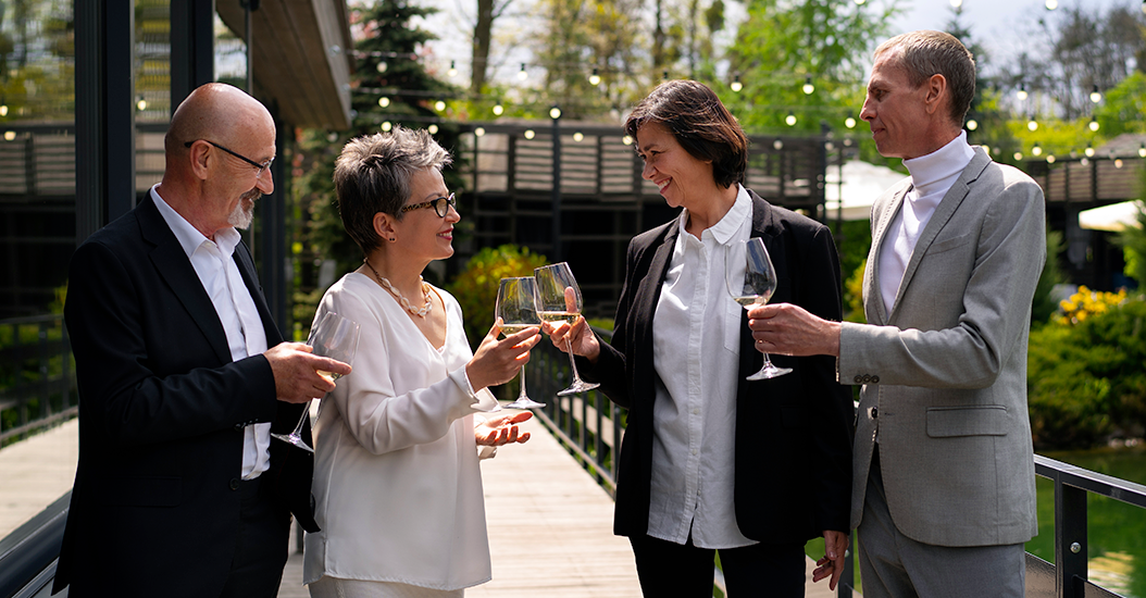 Execs celebrate EOFY by giving selves 7-figure bonus, firing 20% of team